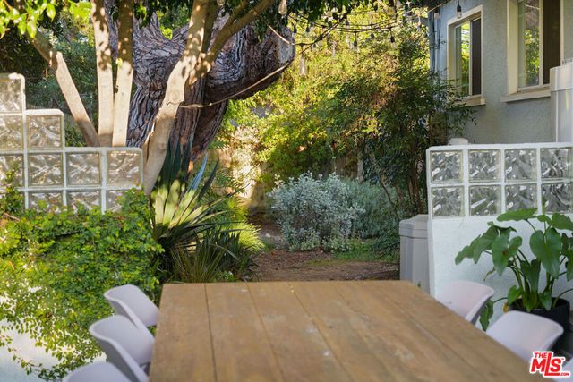 3488 Rosewood Avenue, Los Angeles, CA 90066