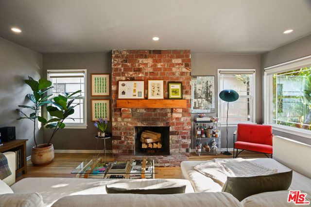 3488 Rosewood Avenue, Los Angeles, CA 90066