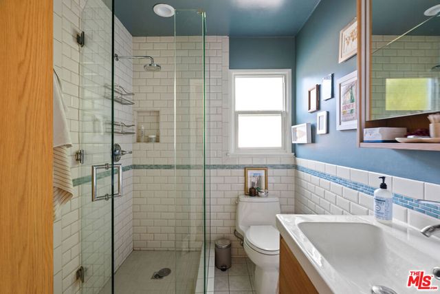 3488 Rosewood Avenue, Los Angeles, CA 90066