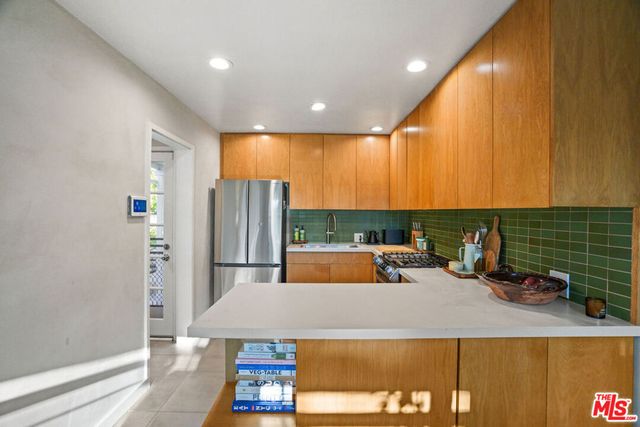 3488 Rosewood Avenue, Los Angeles, CA 90066