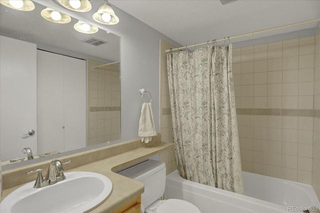 10263 E Peakview Avenue C201, Englewood, CO 80111
