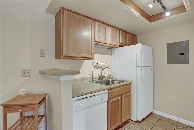 10263 E Peakview Avenue C201, Englewood, CO 80111
