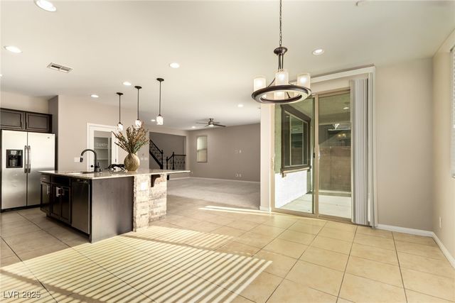 8637 Sparrow Desert Avenue, Las Vegas, NV 89148