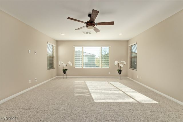 8637 Sparrow Desert Avenue, Las Vegas, NV 89148