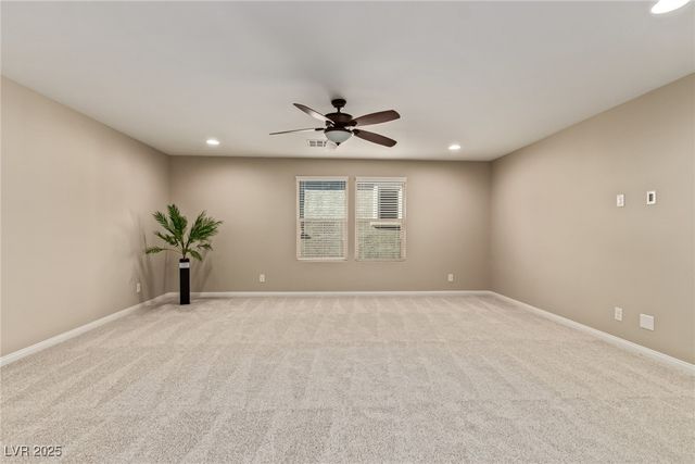 8637 Sparrow Desert Avenue, Las Vegas, NV 89148