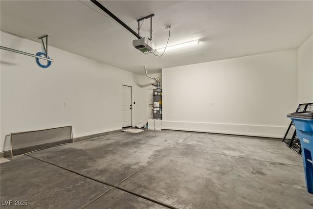 8637 Sparrow Desert Avenue, Las Vegas, NV 89148