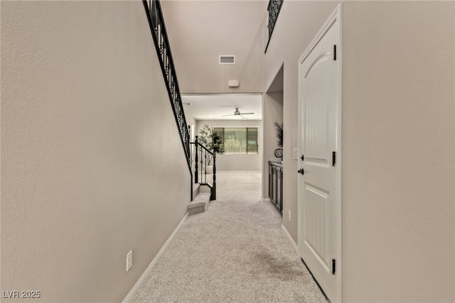 8637 Sparrow Desert Avenue, Las Vegas, NV 89148