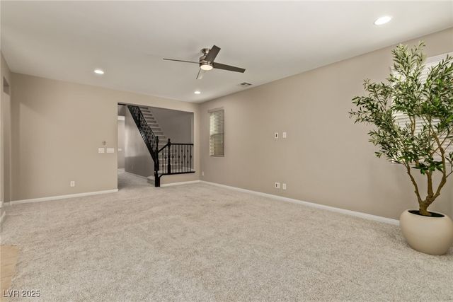 8637 Sparrow Desert Avenue, Las Vegas, NV 89148