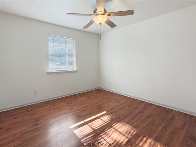 3003 Highwood Lane, Bryan, TX 77803