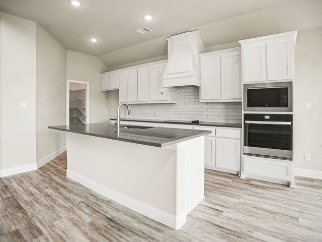 732 Candace Drive, Desoto, TX 75115