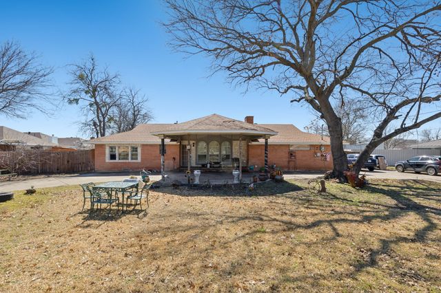 2010 Gross Road, Dallas, TX 75228
