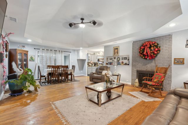 2010 Gross Road, Dallas, TX 75228