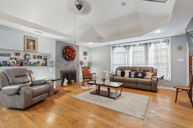2010 Gross Road, Dallas, TX 75228