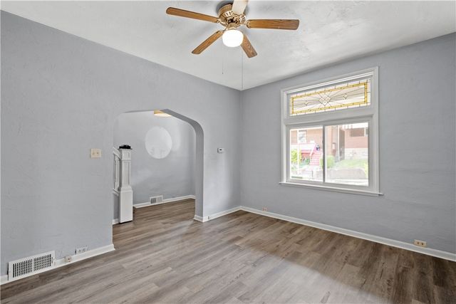 1614 Westmont, Carrick, PA 15210