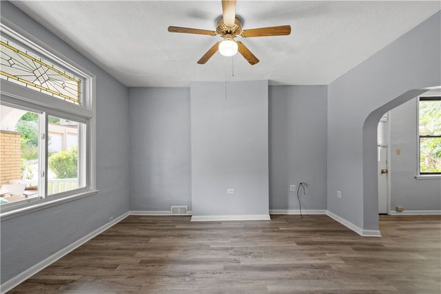 1614 Westmont, Carrick, PA 15210