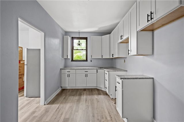 1614 Westmont, Carrick, PA 15210