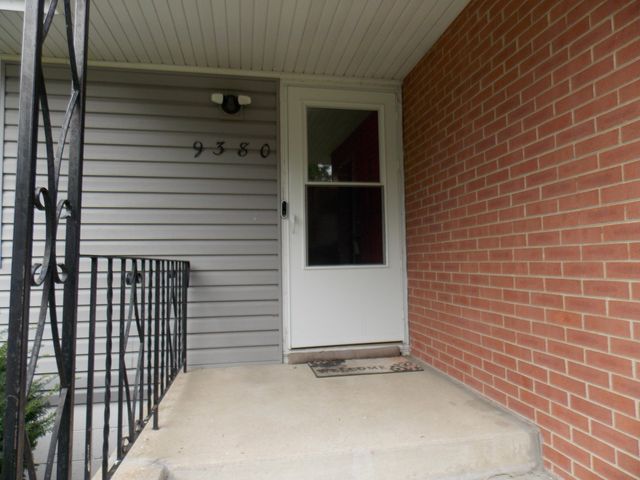 9380 Mckinley Street, Crown Point, IN 46307
