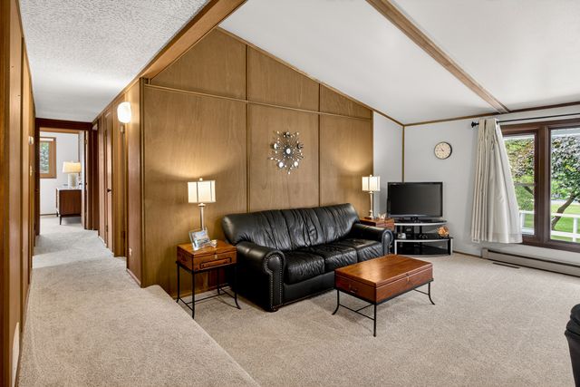 132 VALHALLA Drive, Poplar Grove, IL 61065