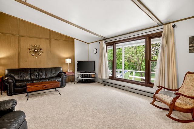 132 VALHALLA Drive, Poplar Grove, IL 61065