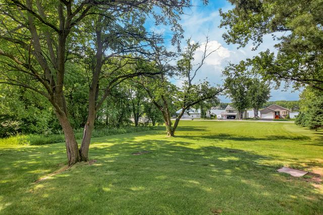 132 VALHALLA Drive, Poplar Grove, IL 61065
