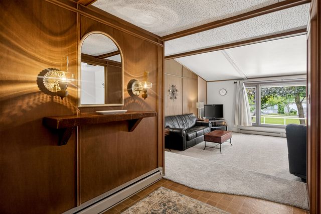 132 VALHALLA Drive, Poplar Grove, IL 61065