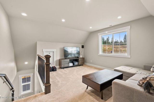 89 Sawyer Ave, Priest River, ID 83856