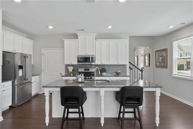2910 Bishopstone Way, Cumming, GA 30040