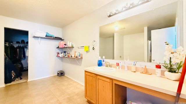 10027 Moongrove, San Antonio, TX 78239