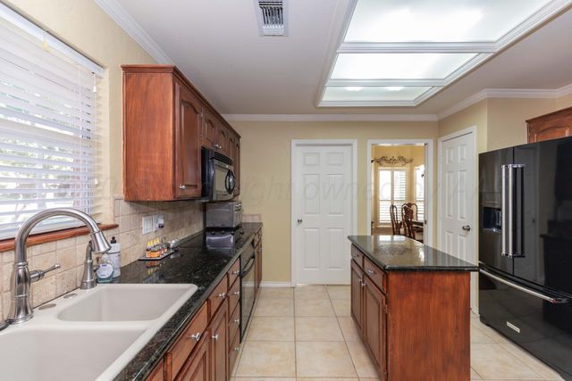 7805 STUYVESANT Avenue, Amarillo, TX 79121