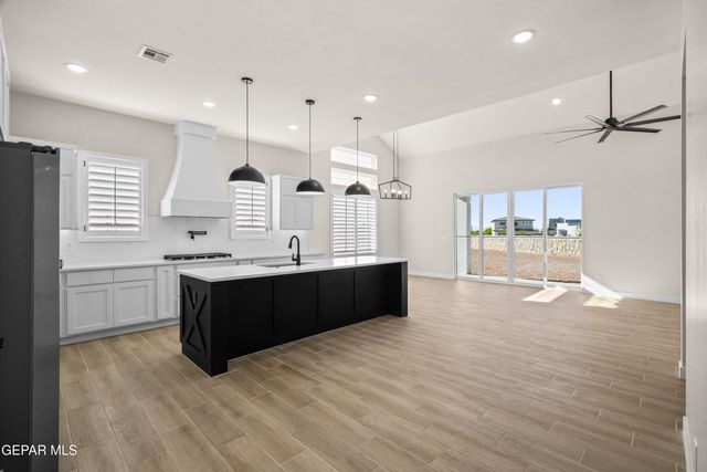 13420 Emerald Wheel Avenue, Horizon City, TX 79928