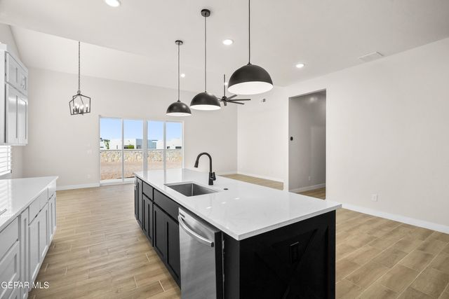 13420 Emerald Wheel Avenue, Horizon City, TX 79928