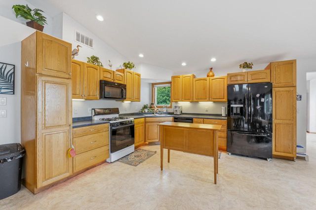 W2632 Fox LANE, Montello, WI 53949