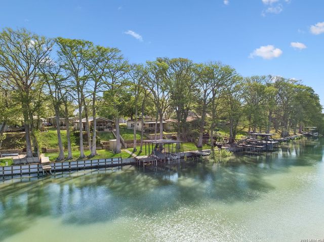 230 Lee St, Seguin, TX 78155