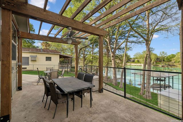 230 Lee St, Seguin, TX 78155