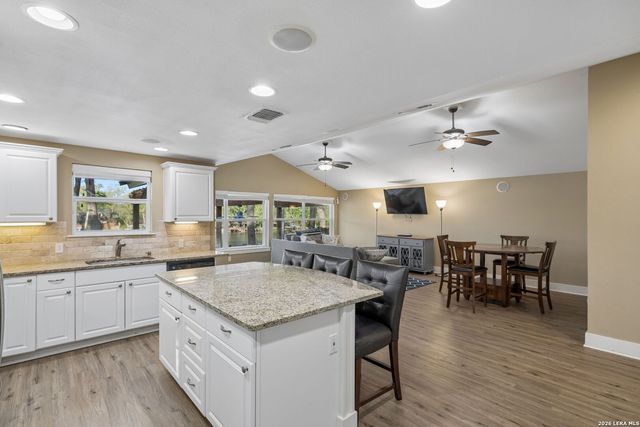 230 Lee St, Seguin, TX 78155