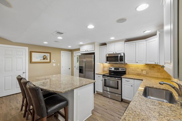 230 Lee St, Seguin, TX 78155