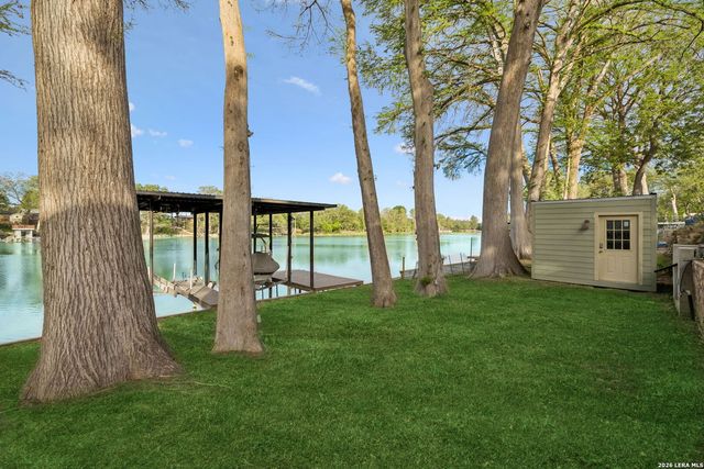 230 Lee St, Seguin, TX 78155