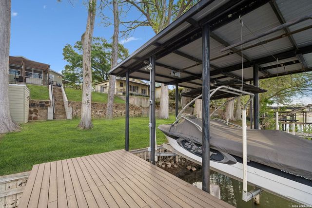 230 Lee St, Seguin, TX 78155