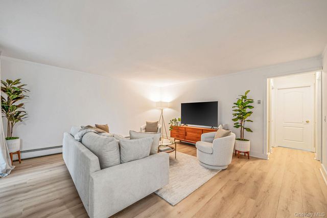 38 Richmond Boulevard 1B, Ronkonkoma, NY 11779