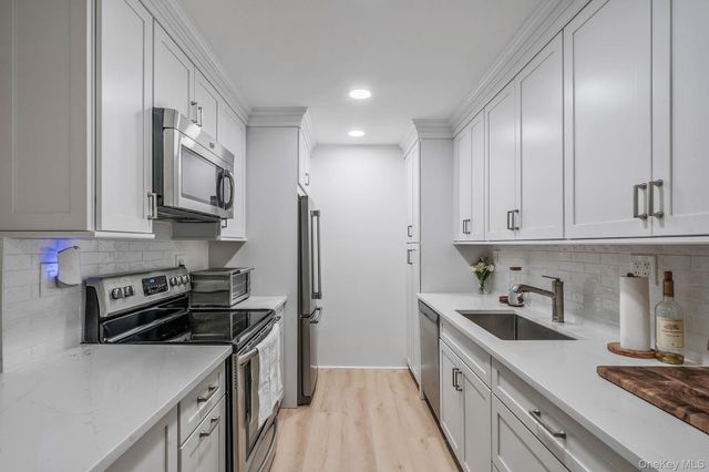 38 Richmond Boulevard 1B, Ronkonkoma, NY 11779