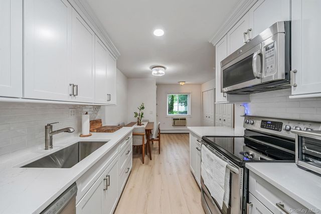38 Richmond Boulevard 1B, Ronkonkoma, NY 11779
