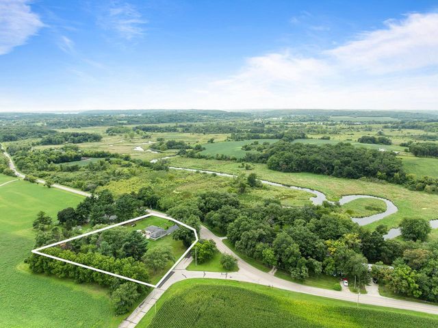 2211 Sheridan Springs ROAD, Burlington, WI 53105