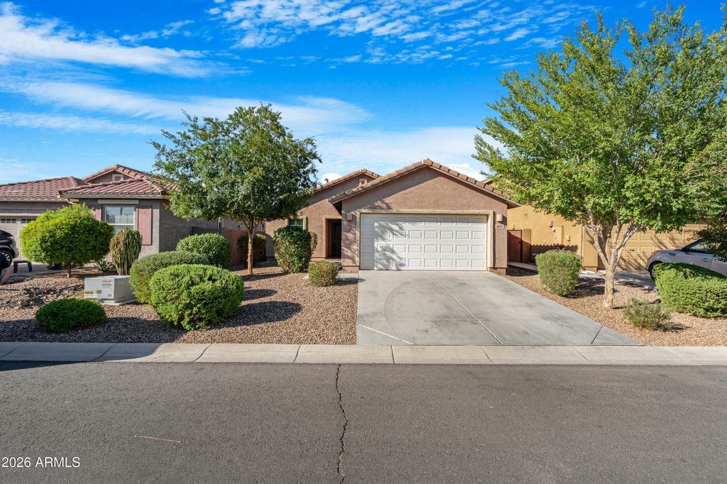 800 W LOWELL Drive, San Tan Valley, AZ 85140 — exterior
