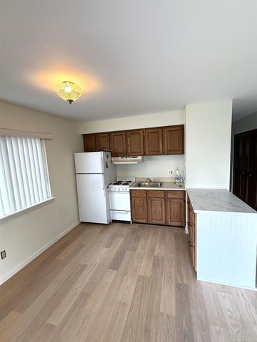 8147 Busko Street, Warren, MI 48093