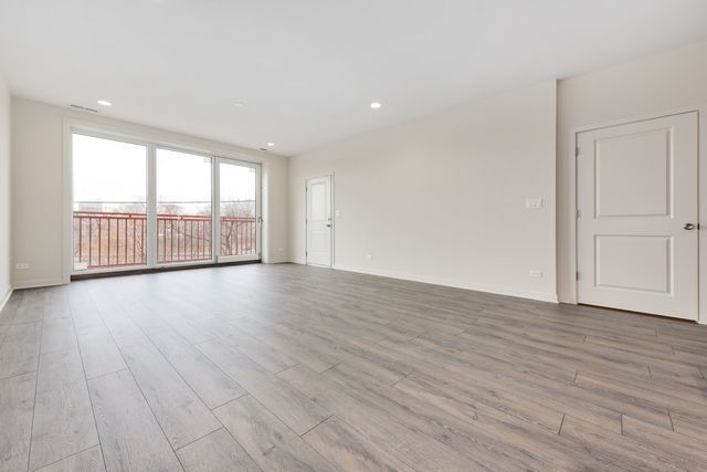2824 W VAN BUREN Street 303, Chicago, IL 60612