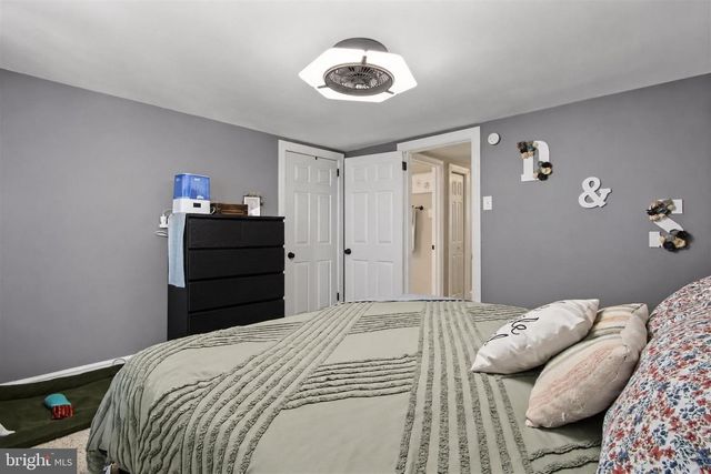 4075 W MARKET ST, York, PA 17408