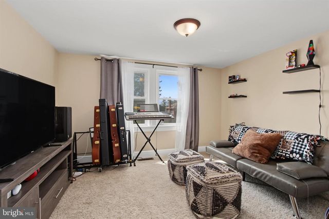 4075 W MARKET ST, York, PA 17408