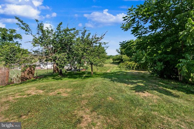 4075 W MARKET ST, York, PA 17408