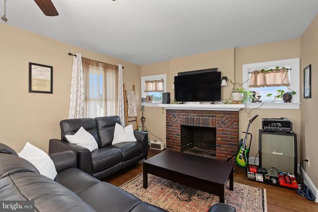 4075 W MARKET ST, York, PA 17408