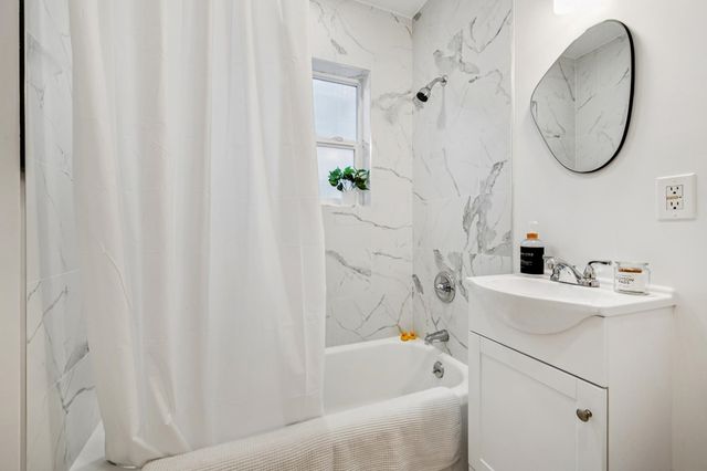 2834 2834 SUMMIT STREET, Oakland, CA 94609